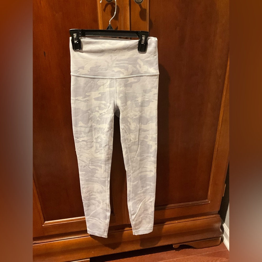 Lululemon Gray Camouflage Leggings Size 4